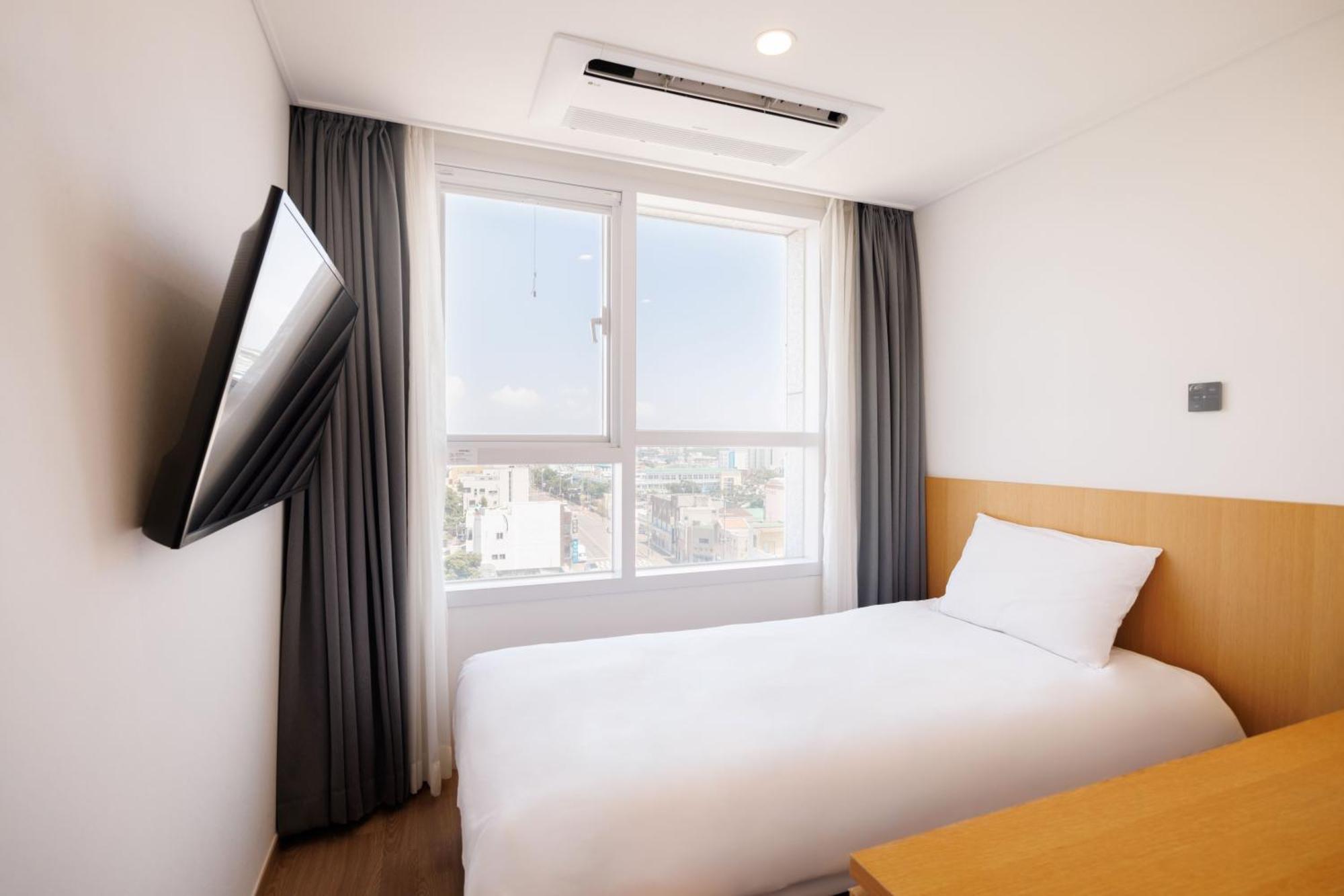 Kenny Stay Jeju Mosulpo Согвипхо Экстерьер фото