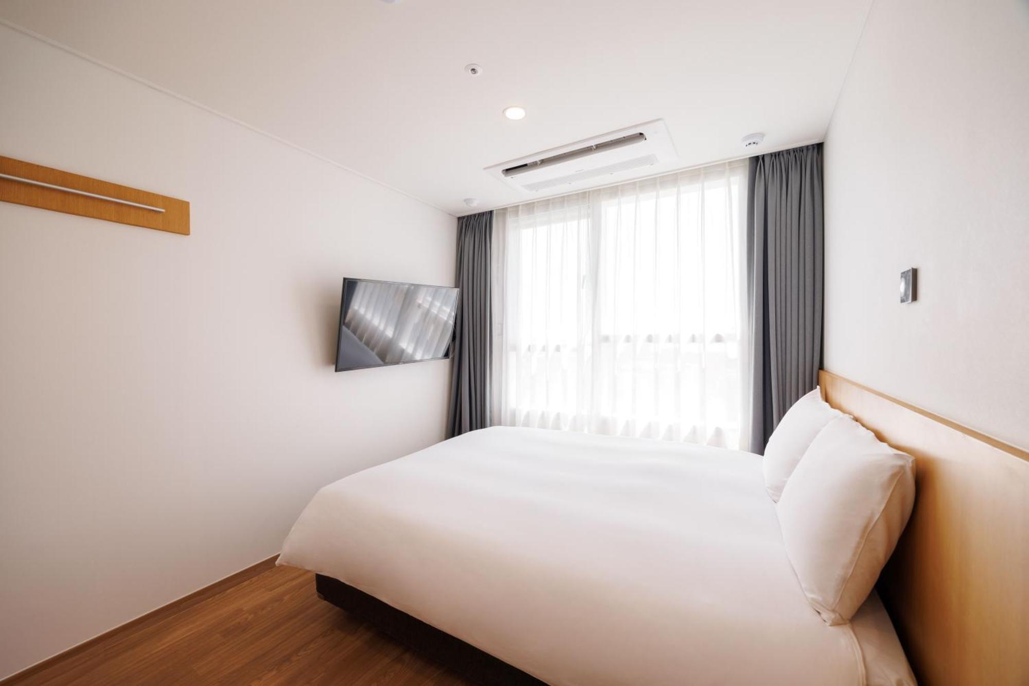 Kenny Stay Jeju Mosulpo Согвипхо Экстерьер фото